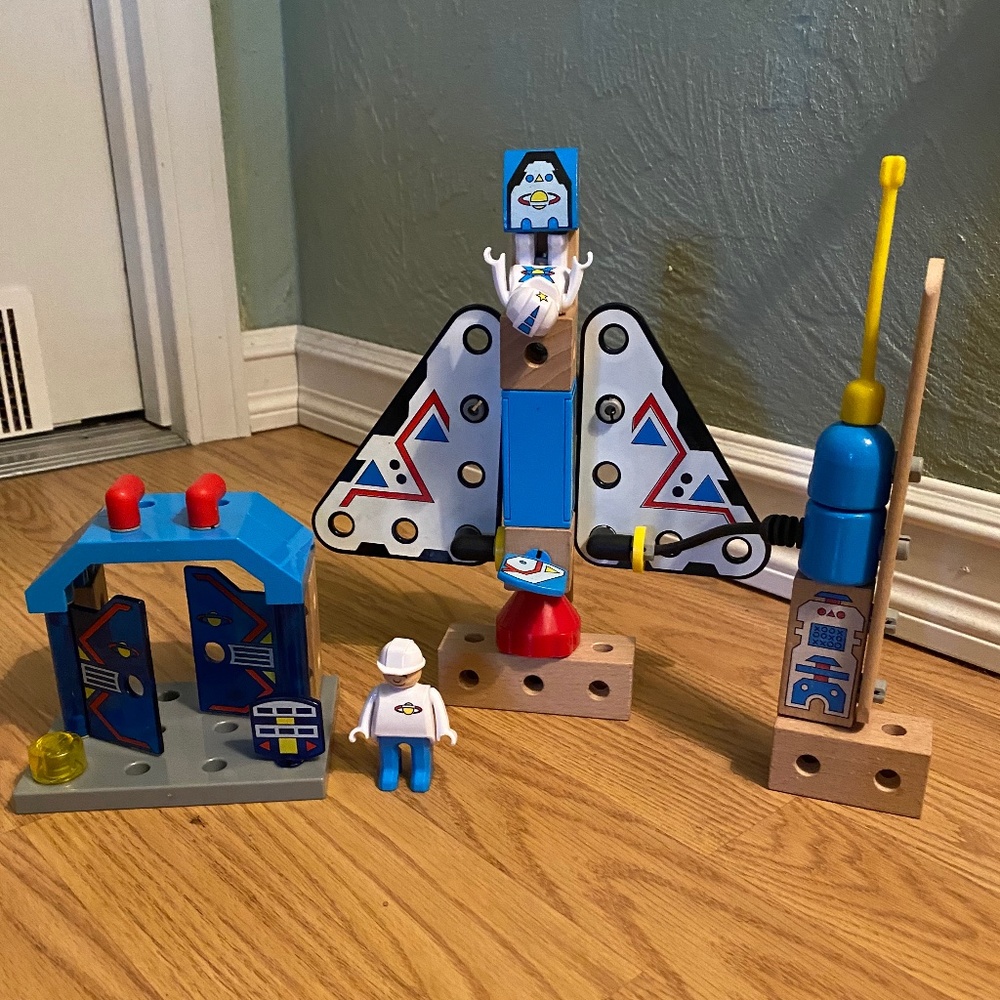 BRIO Space Man Astronaut & Shuttle Rocket